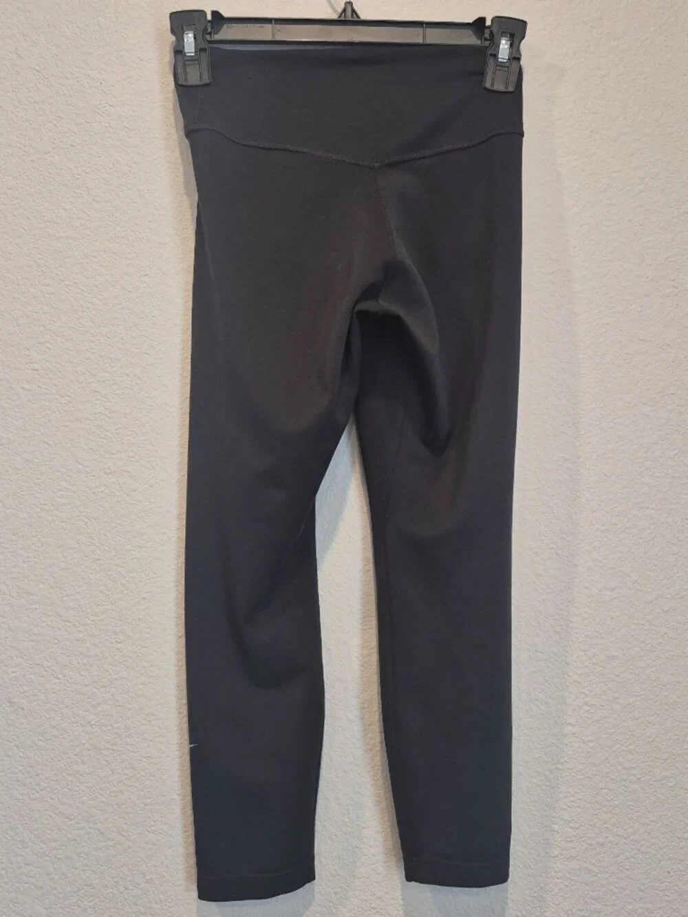 Nike Dri-FIT Black Capri Yoga Pants Leggings Mid-Rise Activewear Gym Womens XS
